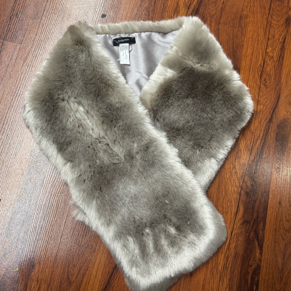 Babaton Aritzia Faux Fur Stole Scarf Silk Lining